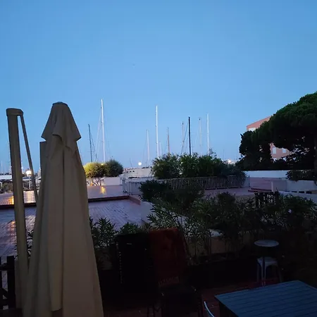Magnifique 6 Pers Climatise Grande Terrasse Vue Port Lägenhet Agde